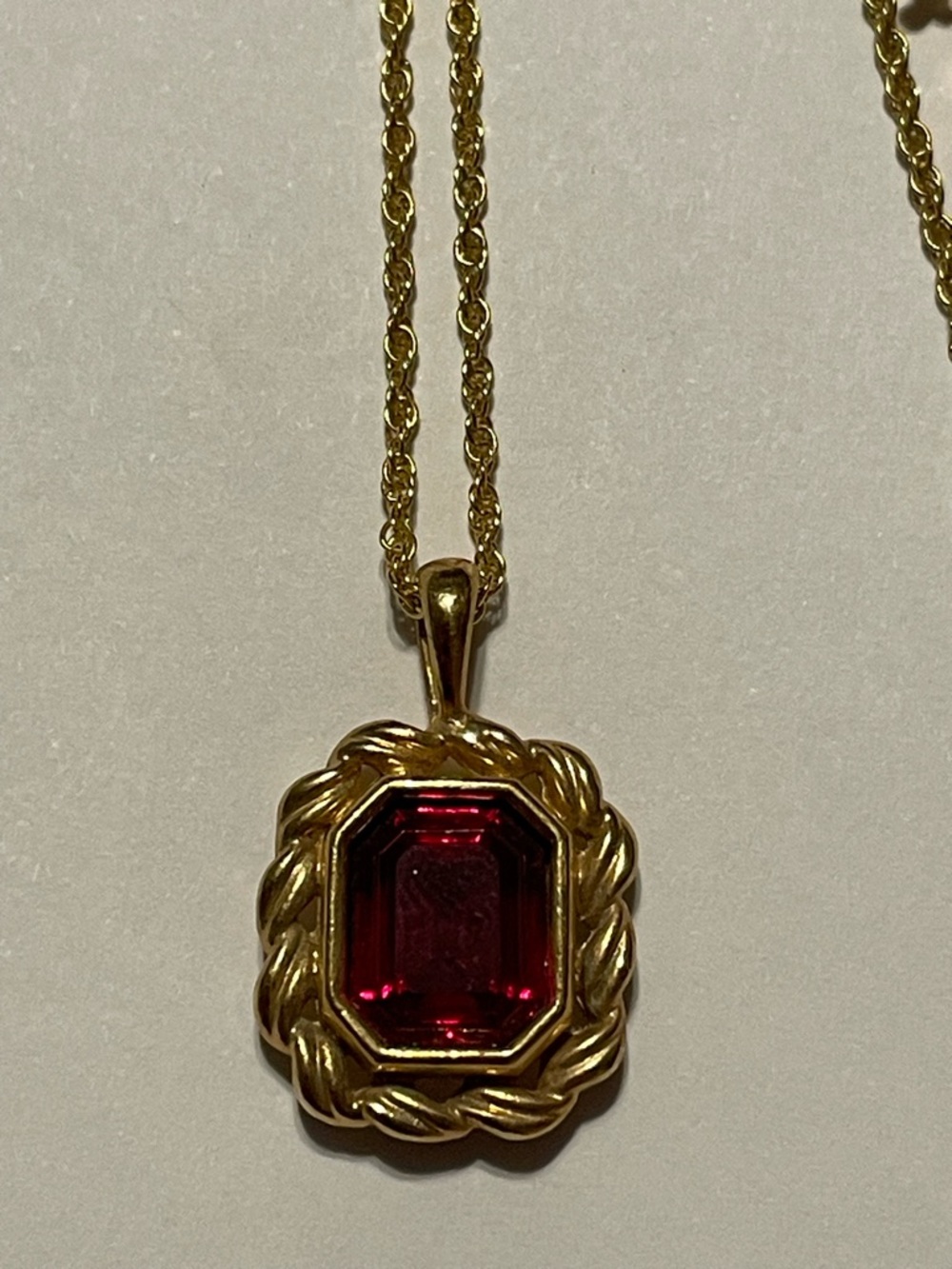 Vintage Gold Tone Red Necklace #7655